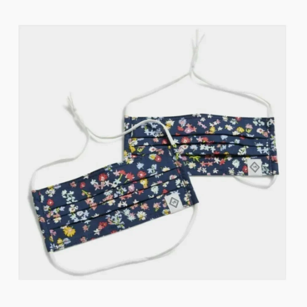 💰3/$25 Vera Bradley 2-Pack Pleated Cloth Face Masks Scattered Wildflowers